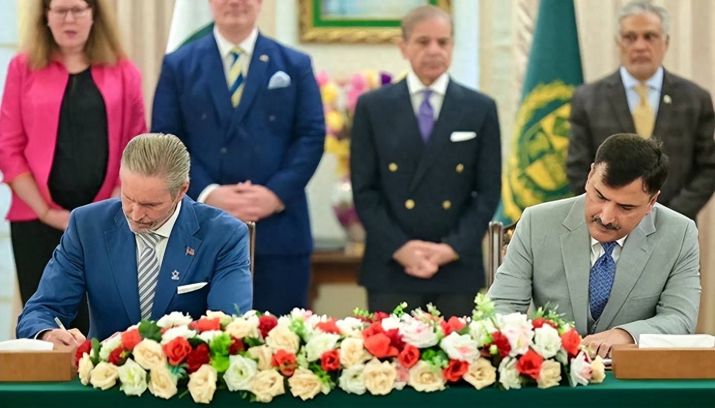 五亿美元到账!巴铁热情接待美国贵客,连稀土一起都交给对方